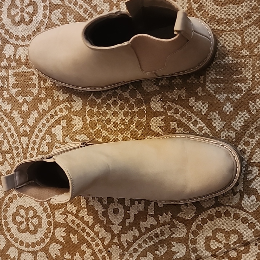 Ankle boots